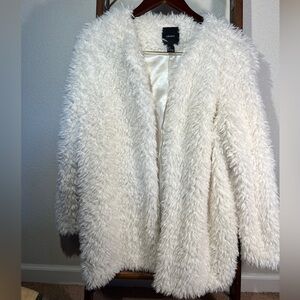 Soft faux fur white jacket, luxury Forever 21, silk lining